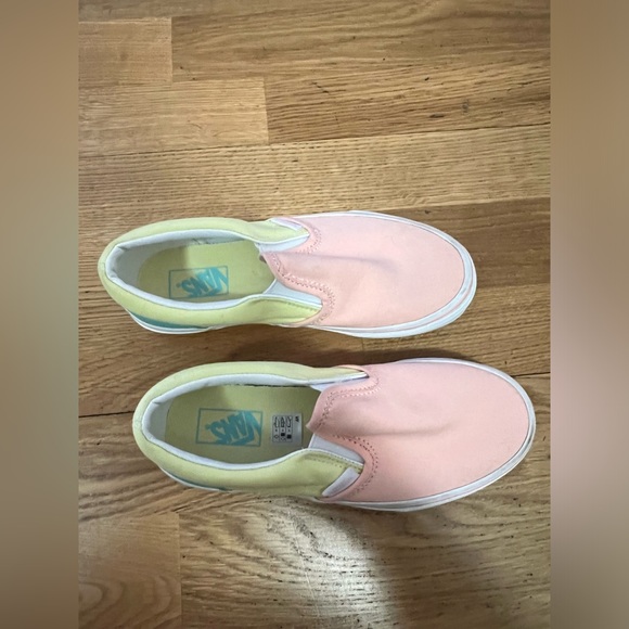 Vans slip on sneakers - Picture 3 of 9